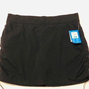 Columbia activewear women’s skort black In color Omni shade
